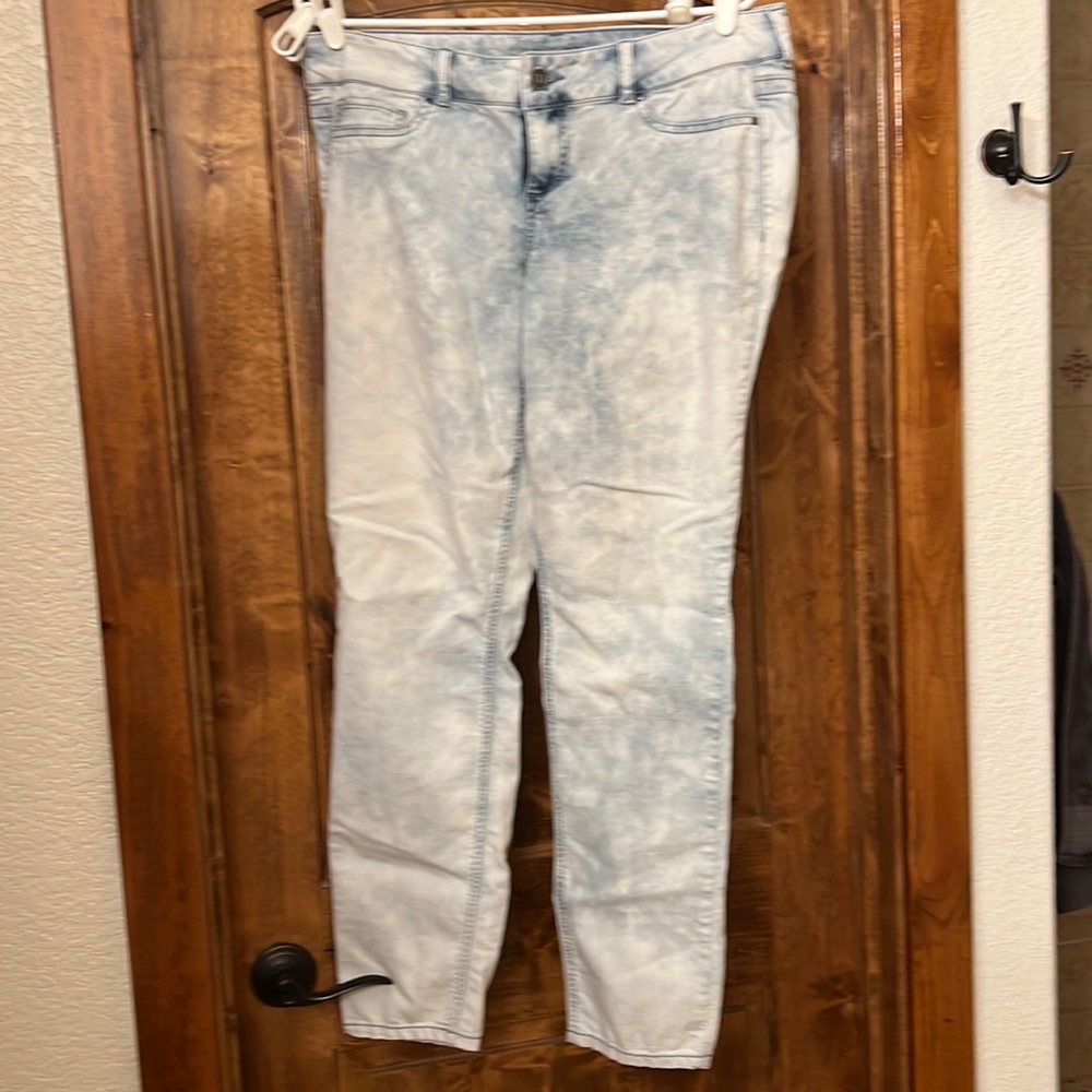 Women’s Maurices Light Wash Stretch Jeans Size L/R
